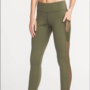 Old navy leggings with pocket
